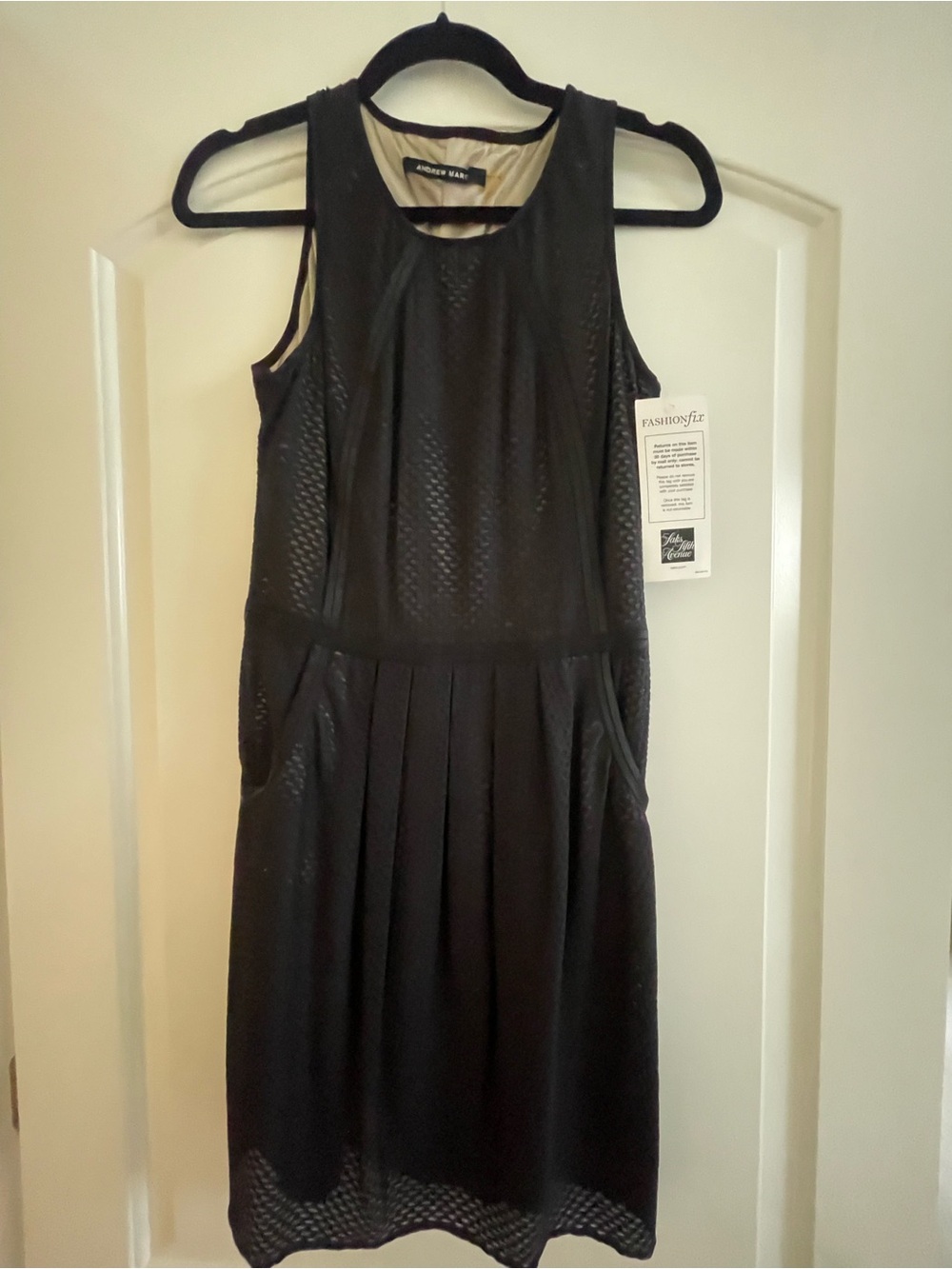 Andrew Marc Black Sleeveless Pleated Skirt Dress